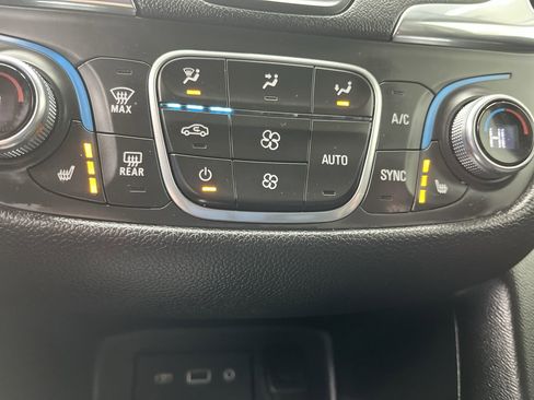 Used 2019 Chevrolet Equinox LT image 22