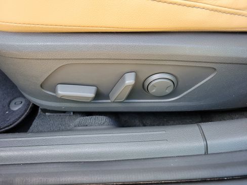 Used 2020 Hyundai Sonata Limited FWD image 24