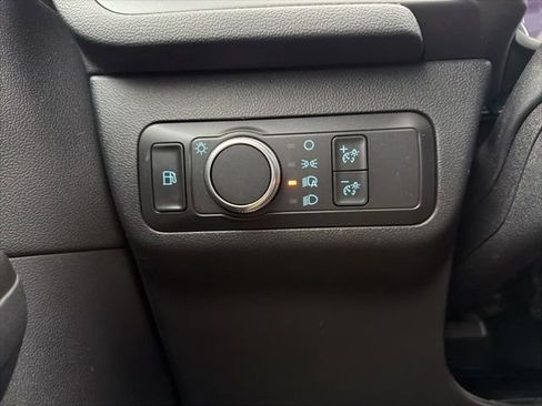 Used 2021 Ford Escape SE image 24