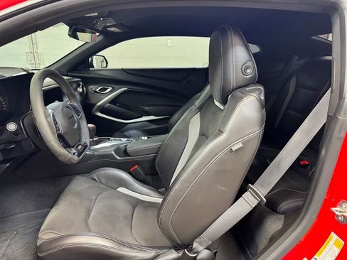 Used 2021 Chevrolet Camaro SS RWD image 14