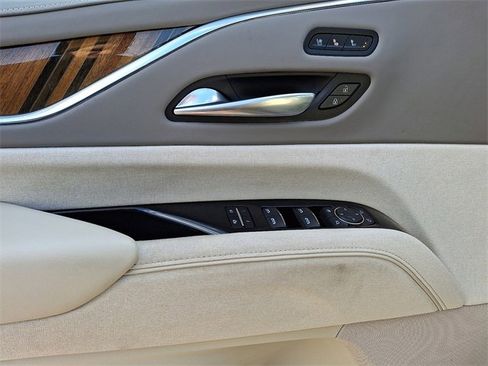 Certified 2022 Cadillac Escalade Premium Luxury Platinum image 15