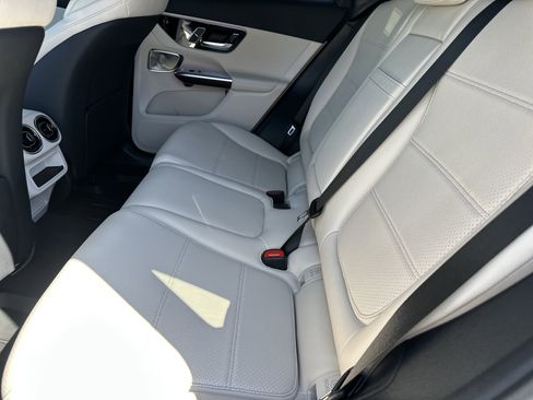 Used 2026 Mercedes-Benz GLC 300 4MATIC image 10