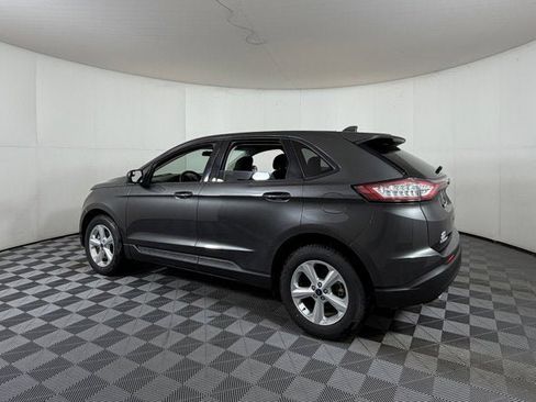 Used 2018 Ford Edge SE image 3