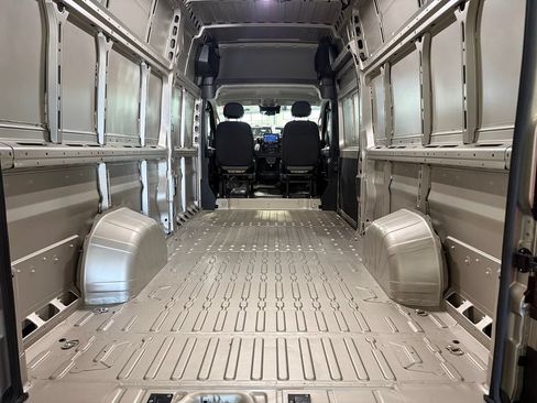 Used 2026 RAM ProMaster 3500 w/ Quick Order Package 22G SLT FWD image 25