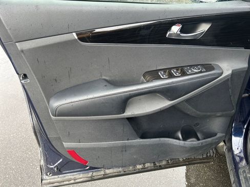 Used 2020 Kia Sorento EX image 12