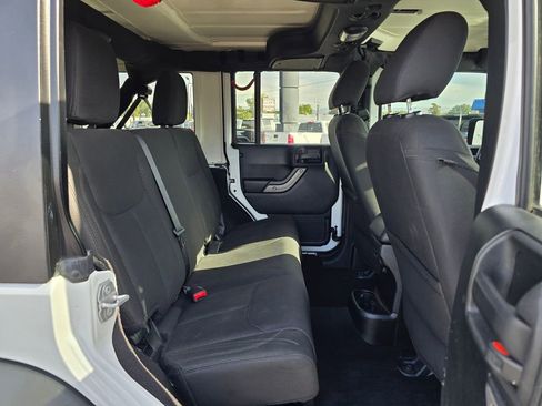 Used 2018 Jeep Wrangler Unlimited Sport S image 12