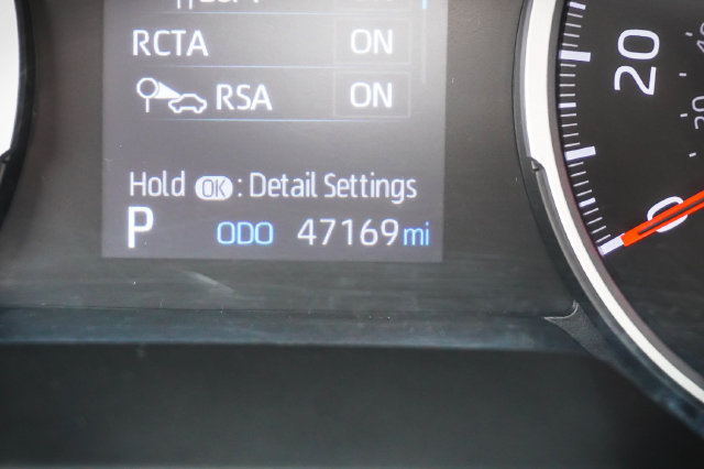 Used 2022 Toyota RAV4 XLE w/ Convenience Package FWD image 9
