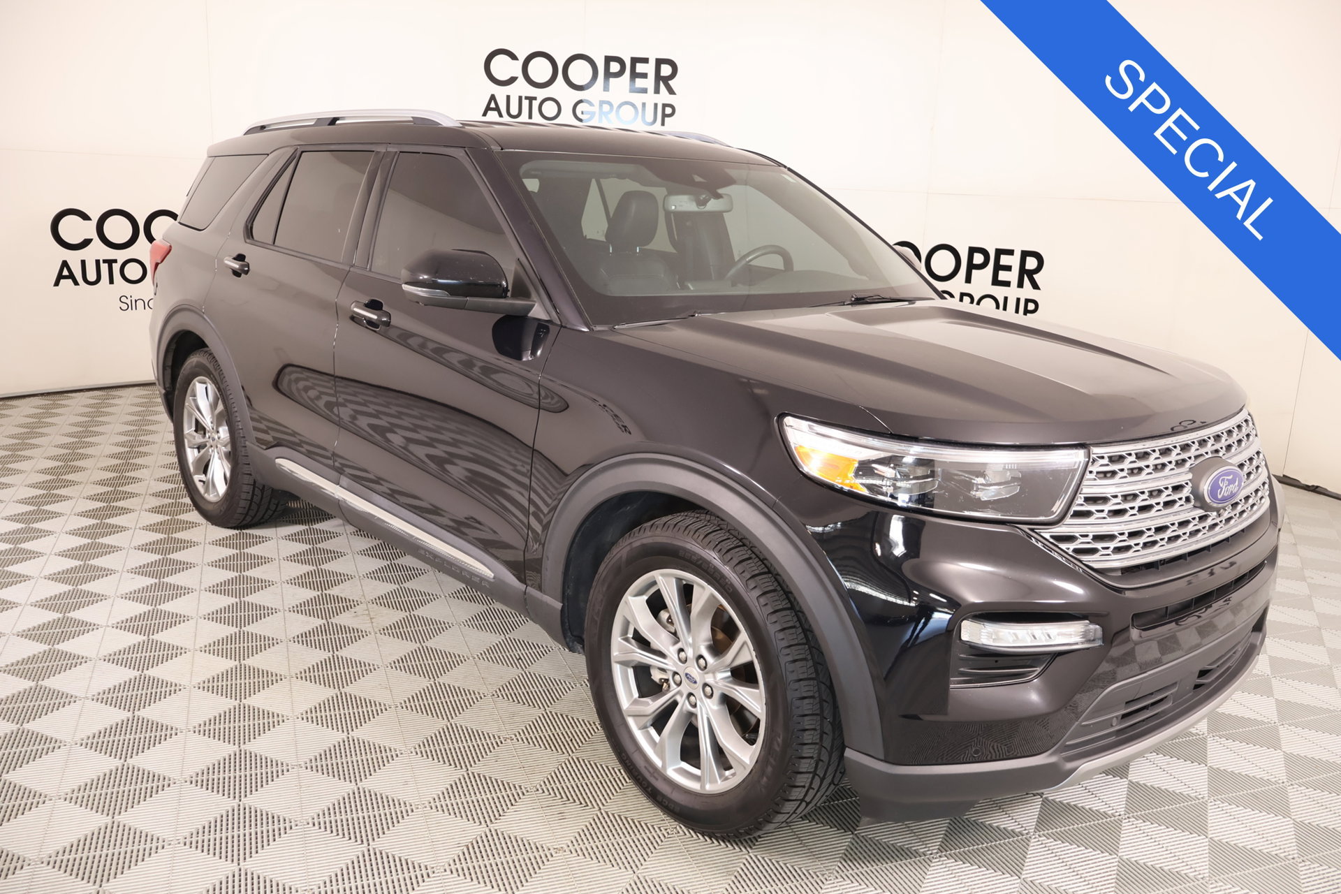 Used 2020 Ford Explorer Limited RWD image 1