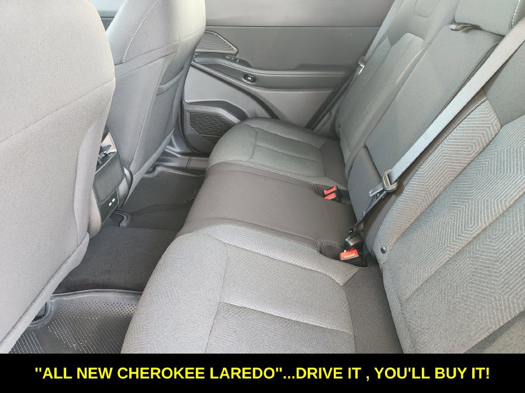 New 2026 Jeep Cherokee Laredo AWD/4WD image 18