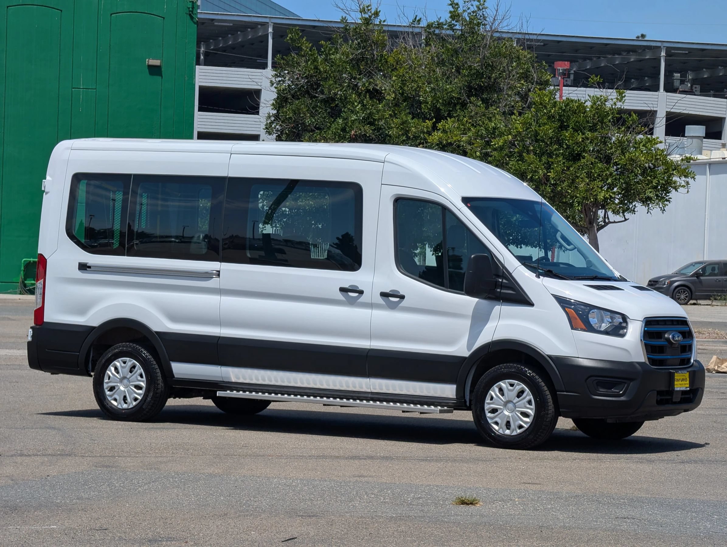 Used 2023 Ford E-Transit Medium Roof RWD image 2