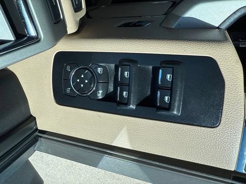 Used 2015 Ford F150 Lariat RWD image 11