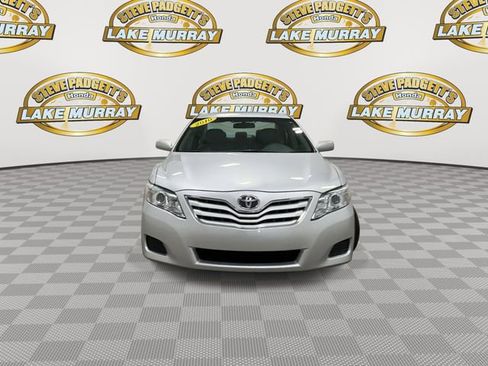 Used 2010 Toyota Camry LE FWD image 6