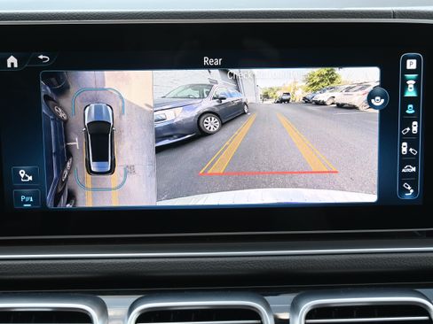 Used 2024 Mercedes-Benz GLE 350 4MATIC w/ AMG Line Exterior image 27