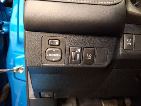 Used 2017 Toyota RAV4 XLE image 18
