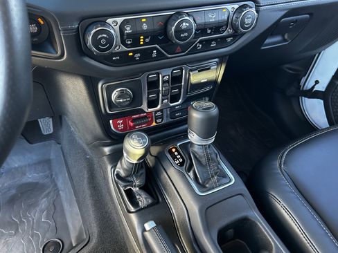 Used 2025 Jeep Wrangler Unlimited Rubicon 392 image 25