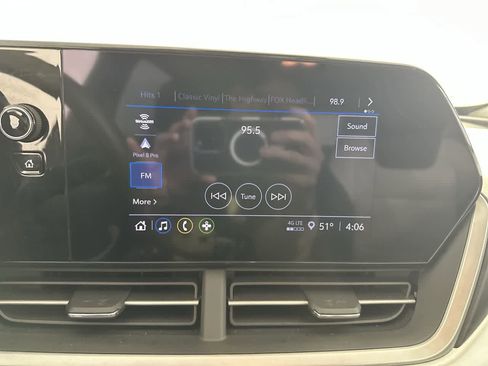 Used 2025 Chevrolet Trax LS image 20