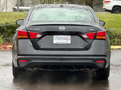Used 2024 Nissan Altima 2.5 SV image 7