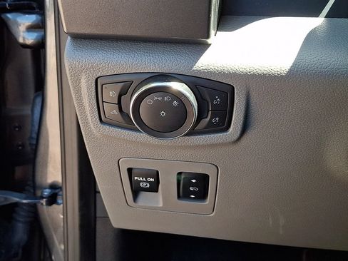 Used 2018 Ford F150 XLT w/ Equipment Group 302A Luxury AWD/4WD image 24