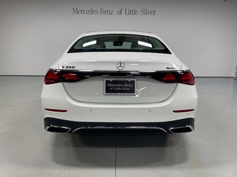 Used 2025 Mercedes-Benz E 350 4MATIC Sedan image 4