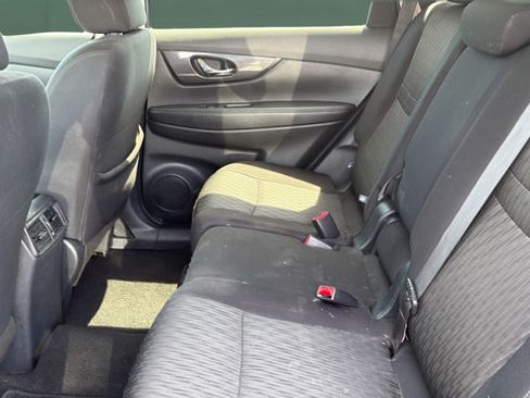 Used 2020 Nissan Rogue SV w/ Premium Package AWD/4WD image 18
