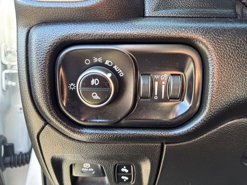 Used 2019 RAM 1500 Big Horn AWD/4WD image 49