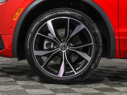 Used 2024 Volkswagen Tiguan SEL R-Line image 20