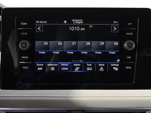 Used 2025 Volkswagen Taos SE AWD/4WD image 28