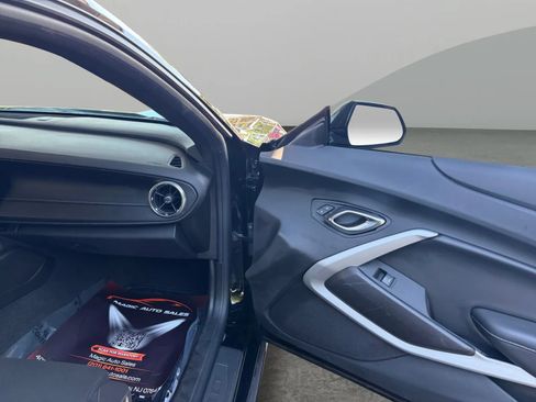 Used 2020 Chevrolet Camaro LS RWD image 17