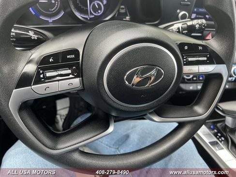 Used 2022 Hyundai Elantra Blue FWD image 17