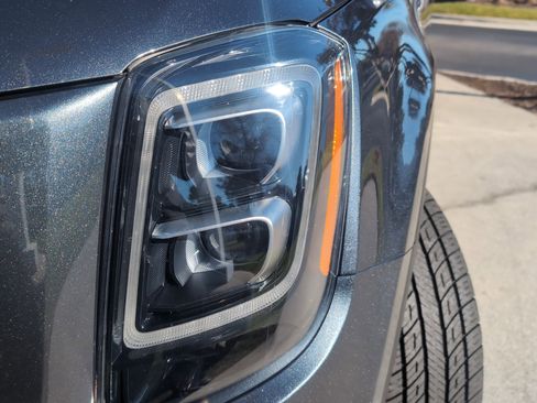 Used 2022 Kia Telluride EX w/ EX Premium Package image 6