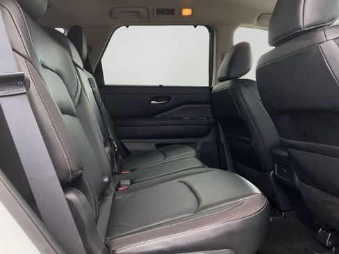 Used 2024 Nissan Pathfinder SL image 13