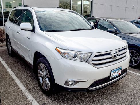 Used 2011 Toyota Highlander Limited w/ Tow Pkg image 4