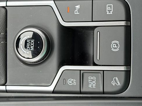 Certified 2025 Kia Sorento S w/ Panoramic Sunroof Package FWD image 31