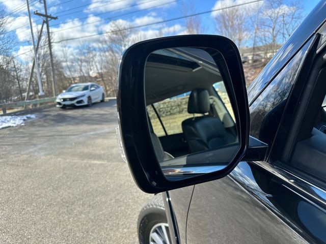 Used 2024 Nissan Armada SL AWD/4WD image 16