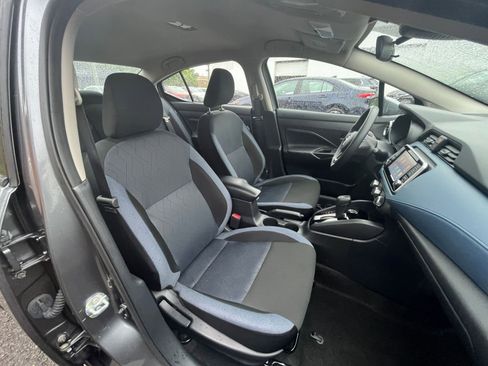 Used 2025 Nissan Versa SV FWD image 34