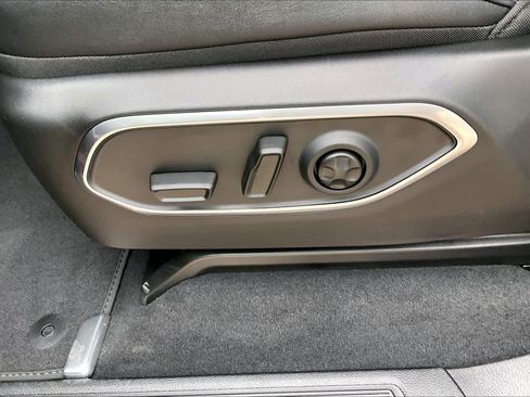 New 2026 Jeep Grand Wagoneer L Limited AWD/4WD image 16
