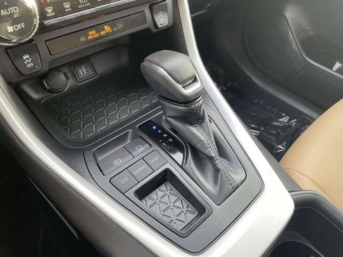 Used 2025 Toyota RAV4 XLE Premium FWD image 37