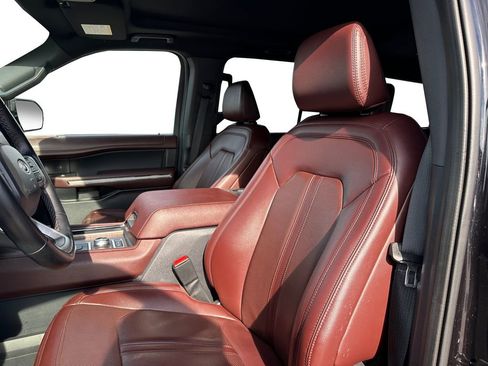 Used 2024 Ford Expedition Limited image 9