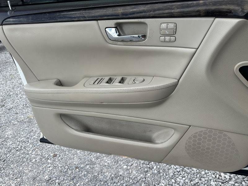 Used 2008 Cadillac DTS FWD image 13