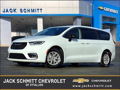 Used 2024 Chrysler Pacifica Touring-L