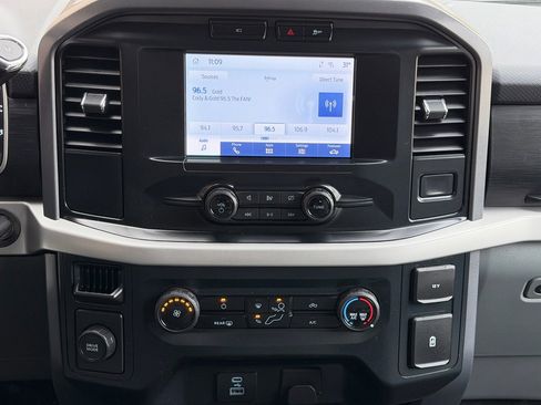 Used 2023 Ford F150 XLT image 31