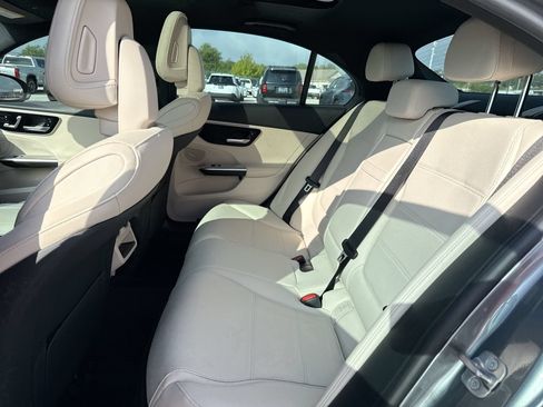 Used 2025 Mercedes-Benz C 300 Sedan image 24
