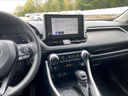 Used 2025 Toyota RAV4 XLE AWD/4WD image 18