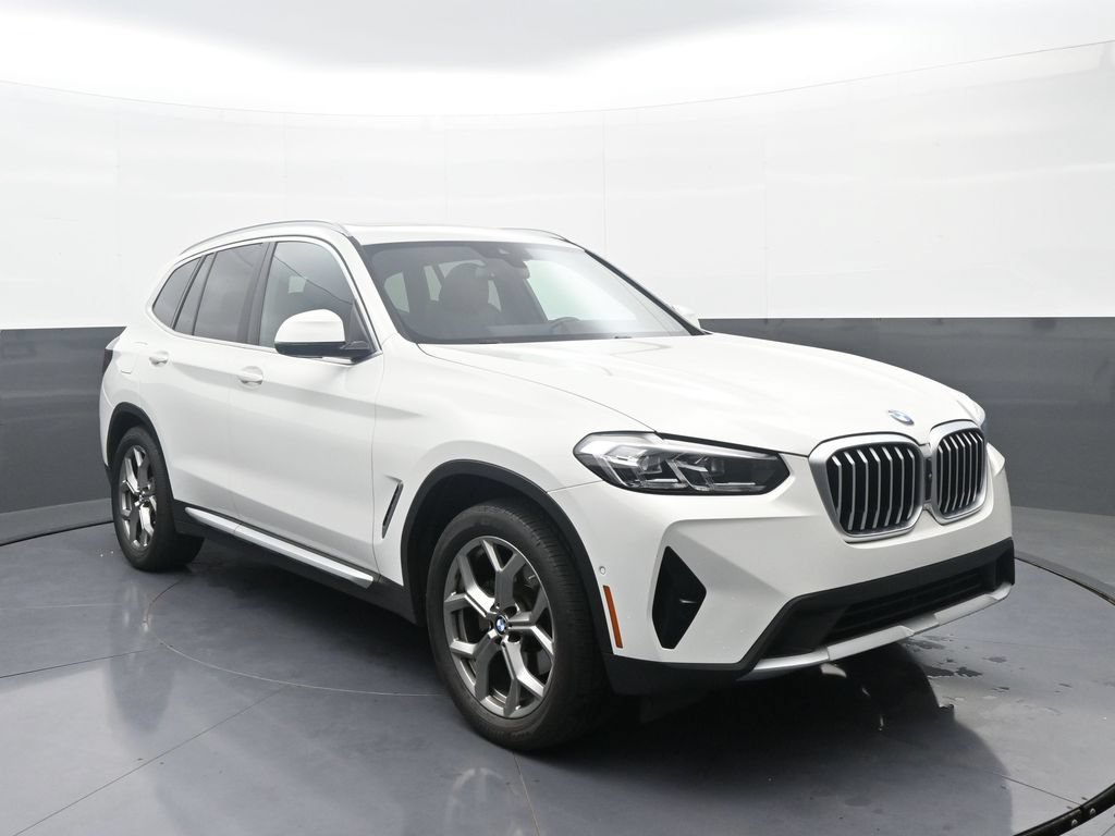 Used 2023 BMW X3 xDrive30i w/ Premium Package AWD/4WD image 3