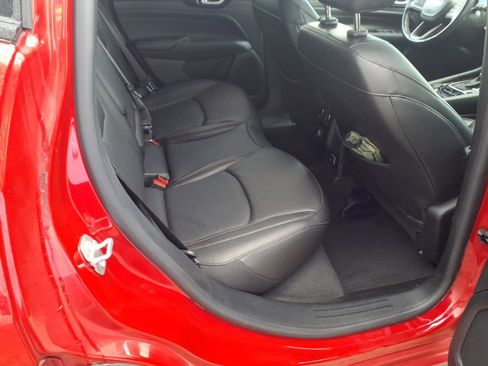 Used 2022 Jeep Compass Limited image 18