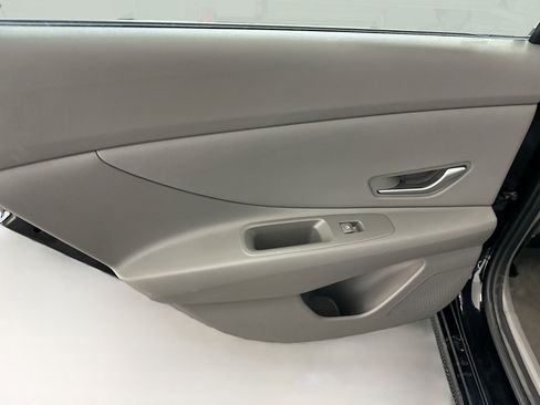 Used 2025 Hyundai Elantra SEL image 28