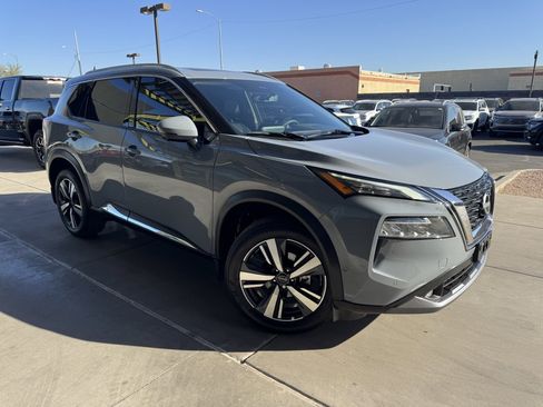 Used 2023 Nissan Rogue SL w/ SL Premium Package image 6