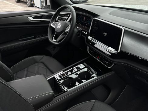 New 2026 Volkswagen Atlas Cross Sport SE AWD/4WD image 11