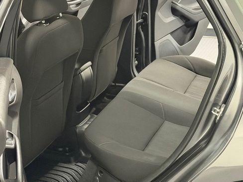 Used 2015 Ford Focus SE image 29