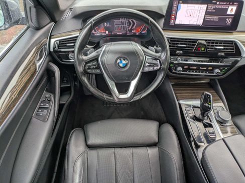 Used 2021 BMW 530i w/ Convenience Package RWD image 14